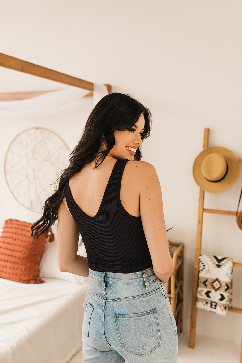 Izzy Ribbed Crop Tank - Black
